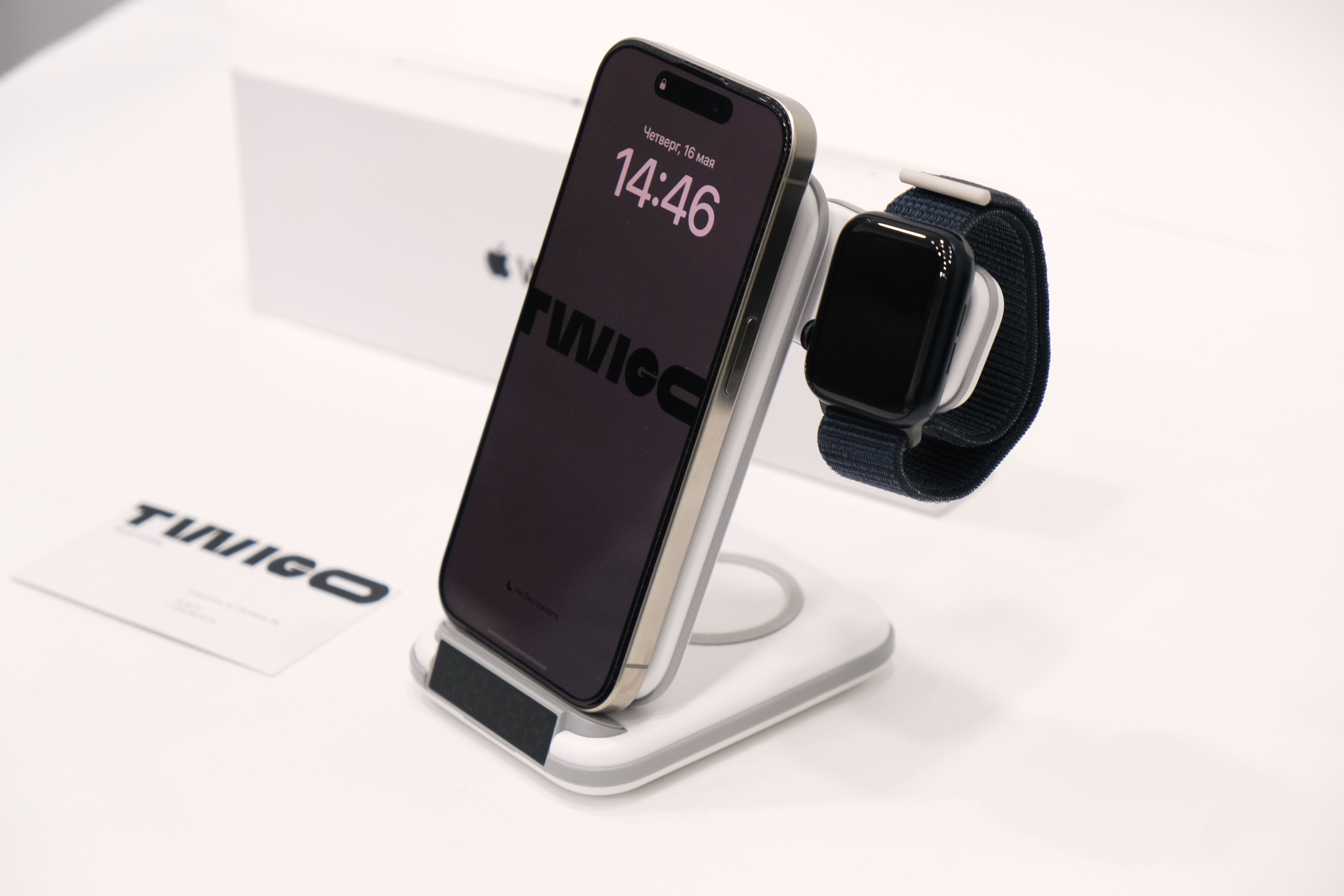 Apple Watch Series 9, 45 мм, корпус из алюминия цвета «темная ночь», спортивный ремешок Loop «темная ночь»